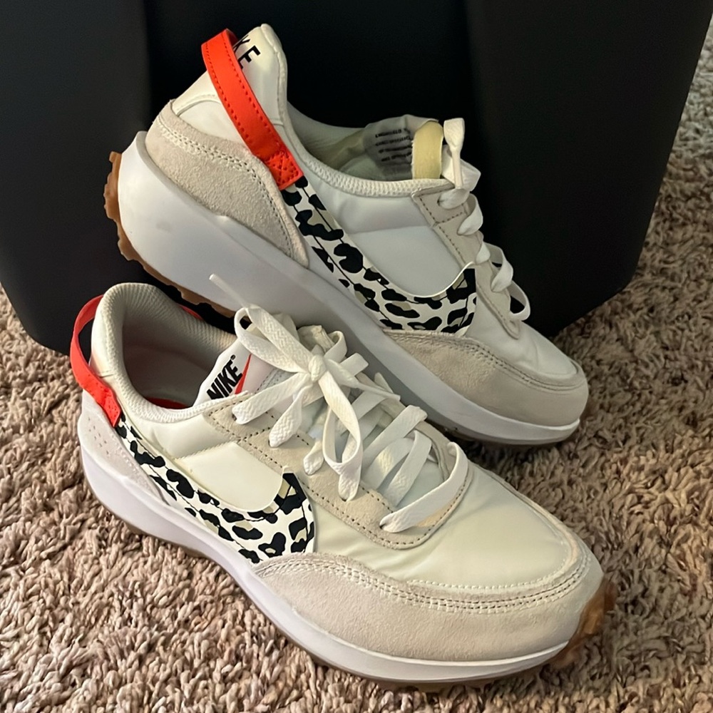 Women’s Nike Tennis shoes